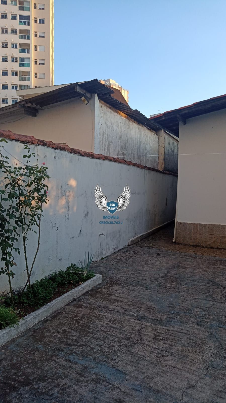 Casa térrea santa terezinha ( zona norte) com 03 dormitórios , sendo 01 suíte e