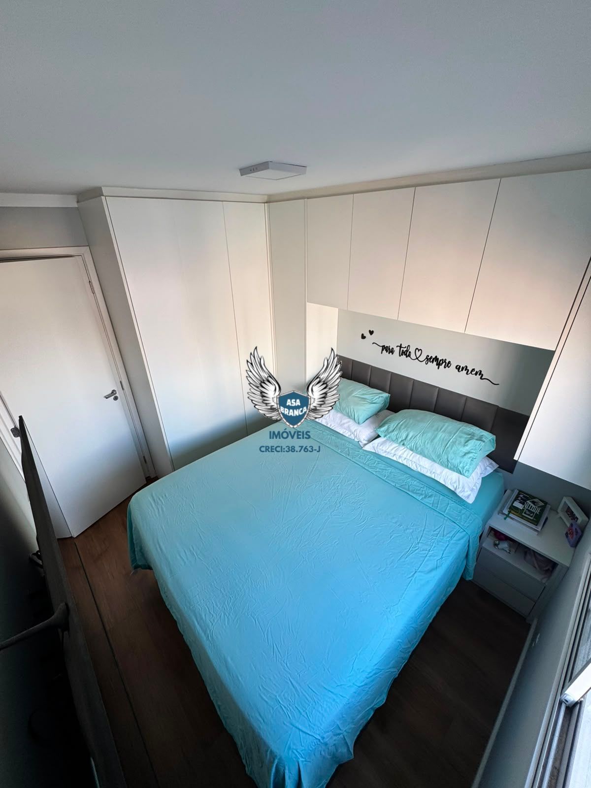 Apartamento na parada inglesa com 02 dormitórios sendo 01 suíte , sem vaga de ga