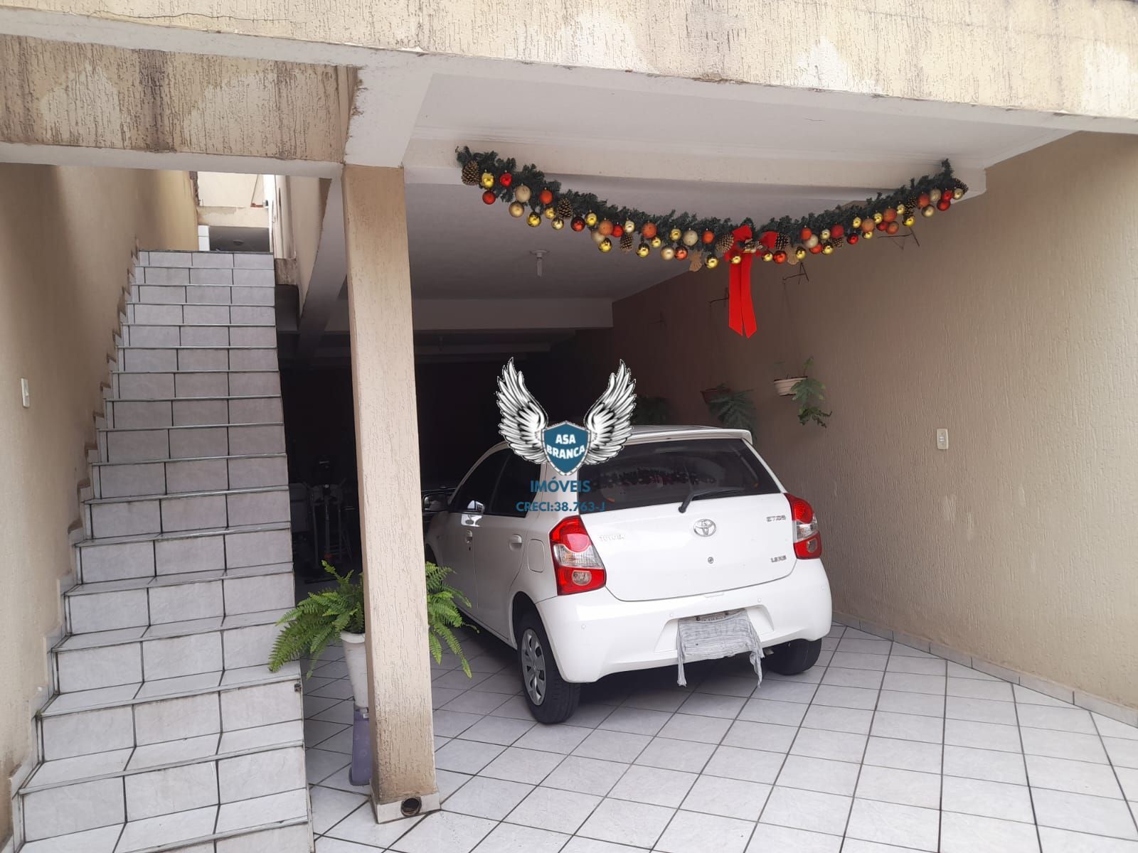Sobrado na brasilândia com 03 dormitórios e 05 vagas de gara