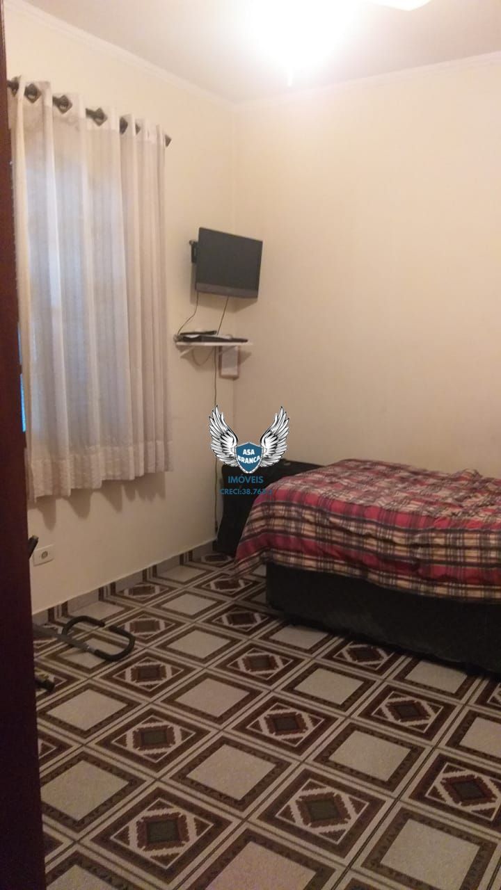 Sobrado com piscina no imirim possui 04 dormitórios sendo 01 suíte e 02 vagas de
