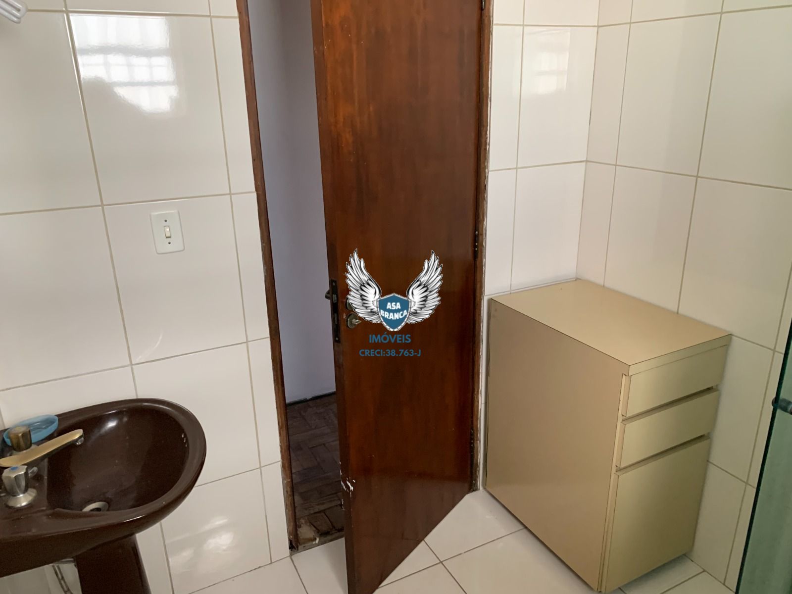 Sobrado no tucuruvi com 03 dormitórios sendo 01 suíte e 02 vagas de garagem