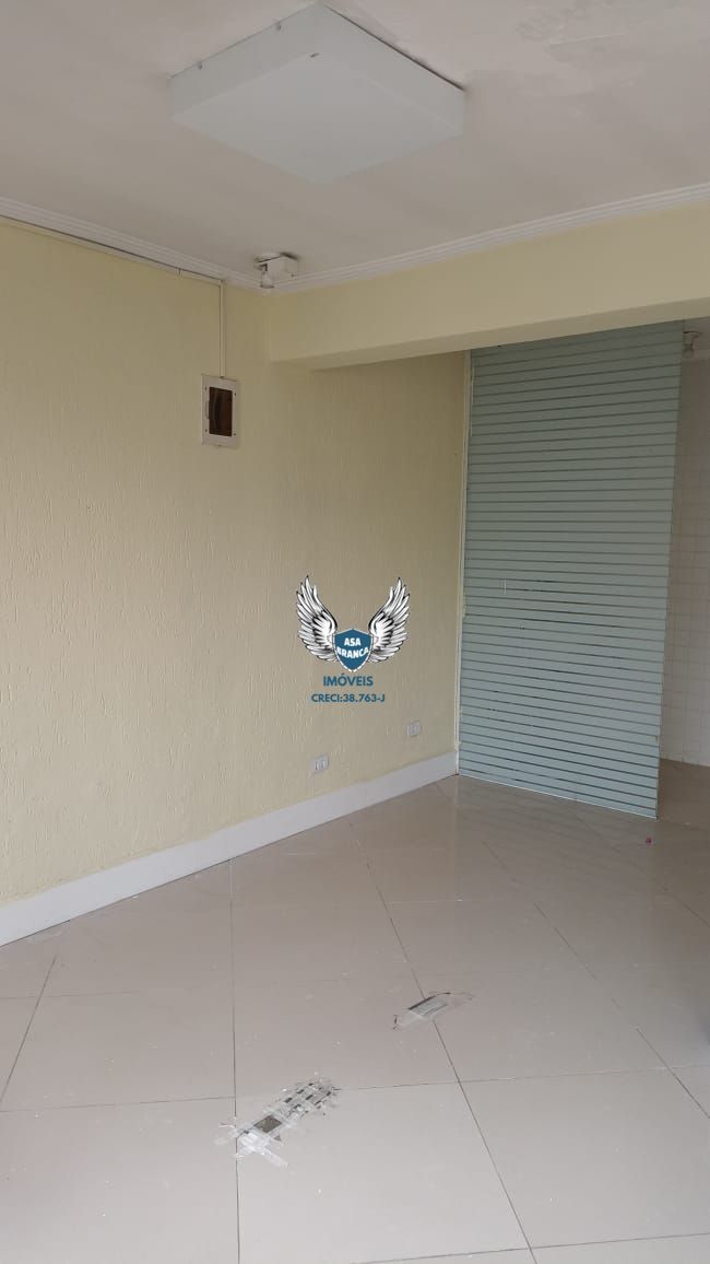 Casa térrea no tucuruvi com 03 dormitórios sendo 01 suíte e 02 vagas de garagem,