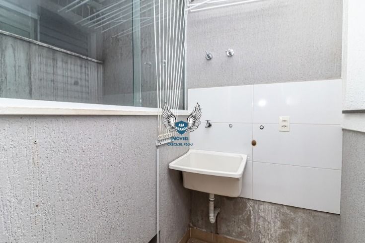 Apartamento no tucuruvi 02 dormitórios e 01 vaga de garagem à 800 metros do metr