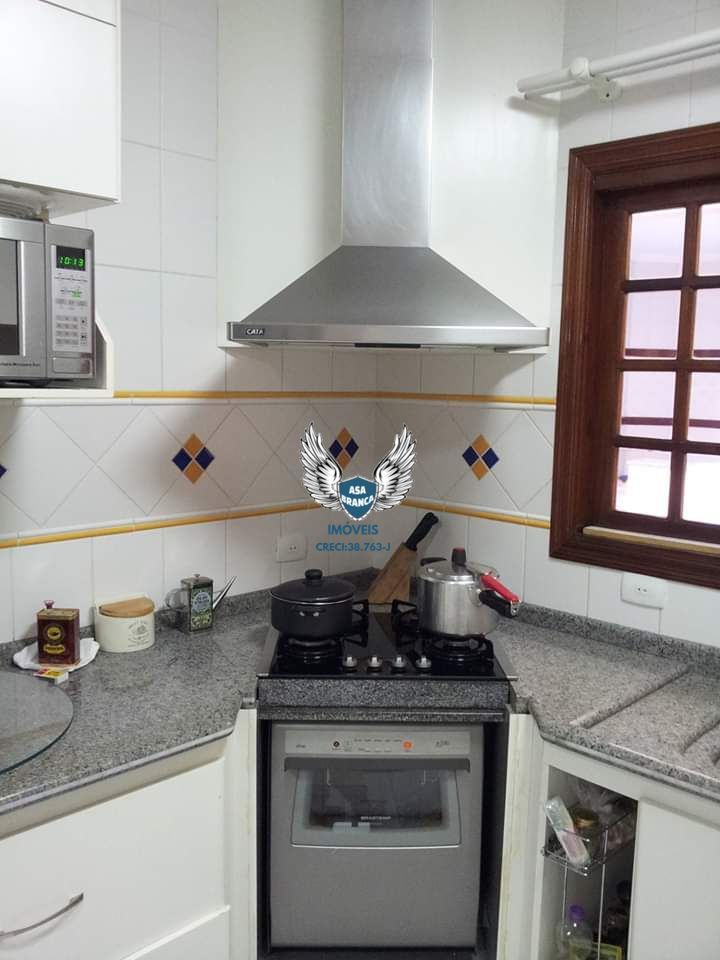 Imóvel de alto padrão 3 dormitórios sendo 2 suítes, quarto empregado, salão de f