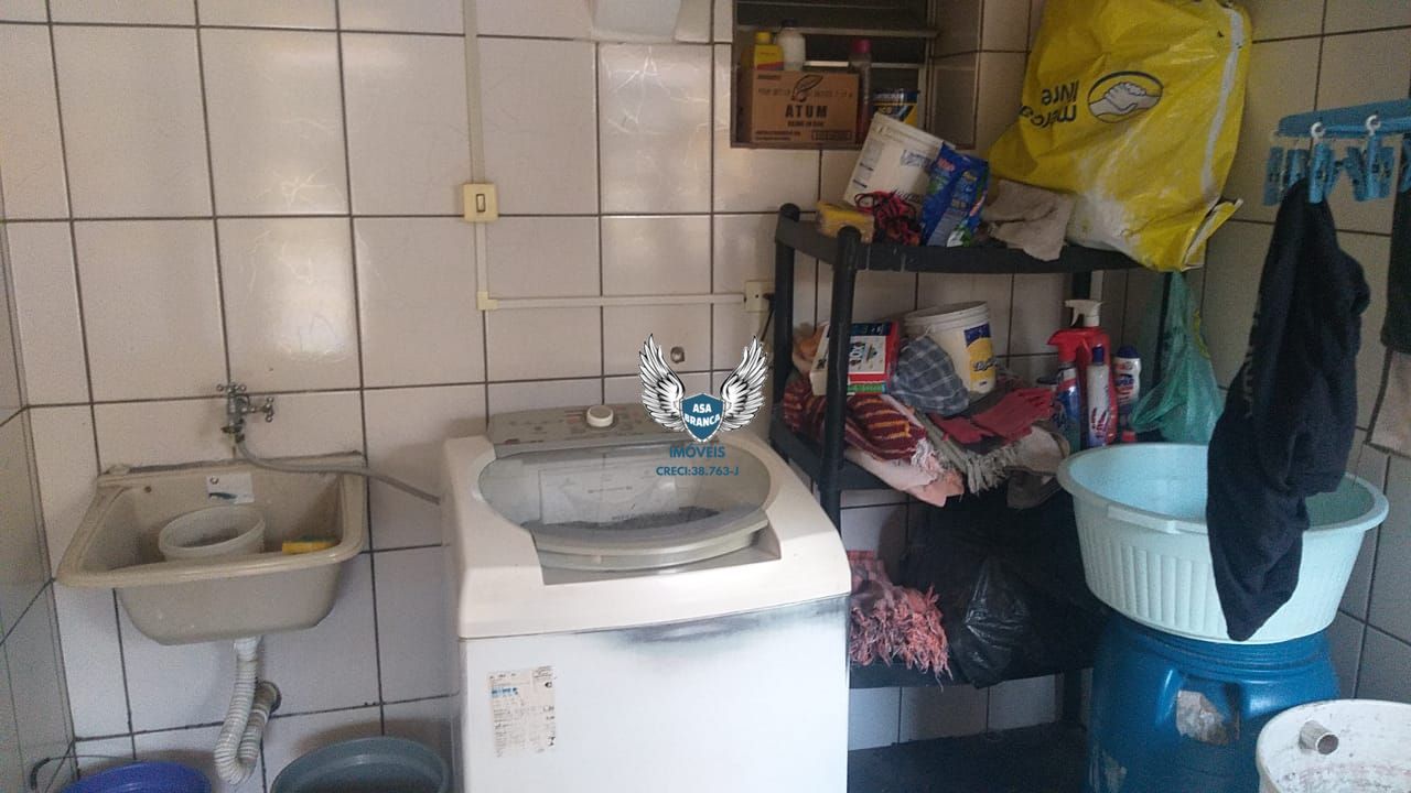 Sobrado com piscina no imirim possui 04 dormitórios sendo 01 suíte e 02 vagas de