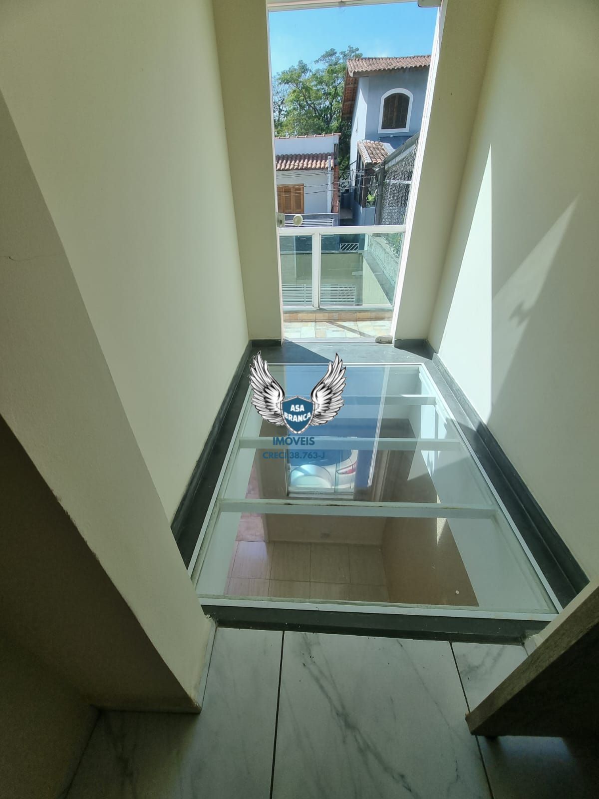 Casa térrea de vila no lauzane paulista com 03 dormitórios sendo 01 suíte