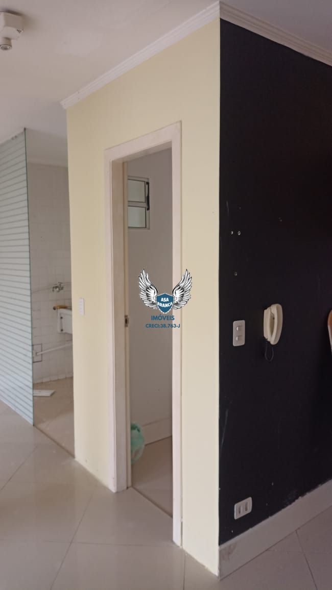 Casa térrea no tucuruvi com 03 dormitórios sendo 01 suíte e 02 vagas de garagem,