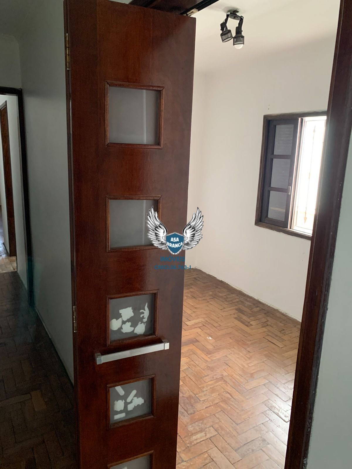 Sobrado no tucuruvi com 03 dormitórios sendo 01 suíte e 02 vagas de garagem