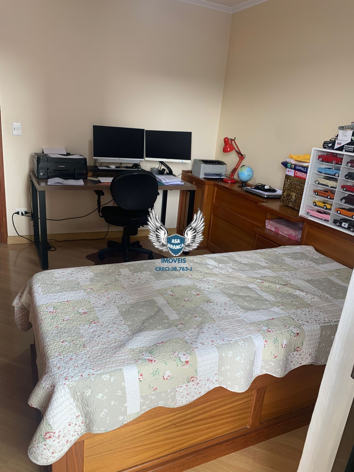 Apartamento com 04 dormitórios sendo 03 suítes e 03 vagas de garagem, próximo ao