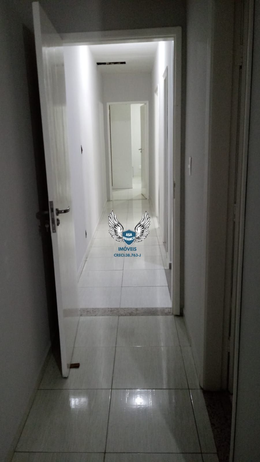 Sobrado vila nova cachoerinha com 03 dormitórios sendo 01 suíte