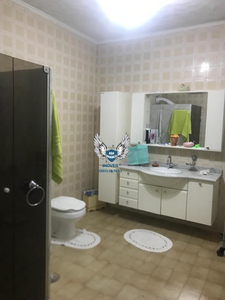 Casa térrea com 05 quartos em santana ao lado do colégio militar do exército