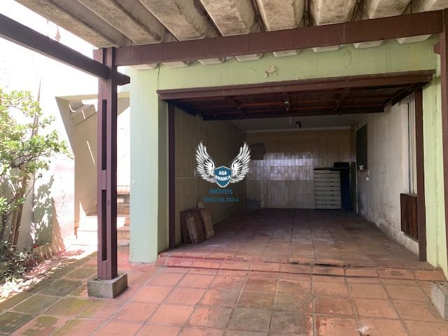 Sobrado no tucuruvi com 03 dormitórios sendo 01 suíte e 02 vagas de garagem