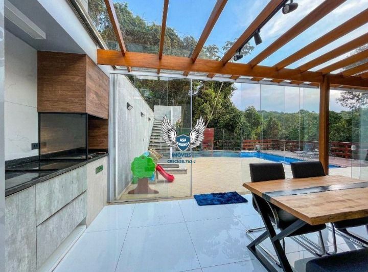 Casa na serra da cantareira de alto padrão para venda ou loc