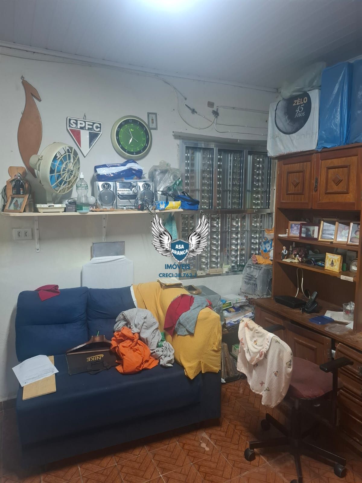 Casa térrea na vila nivi com 01 dormitório e 06 vagas de gar