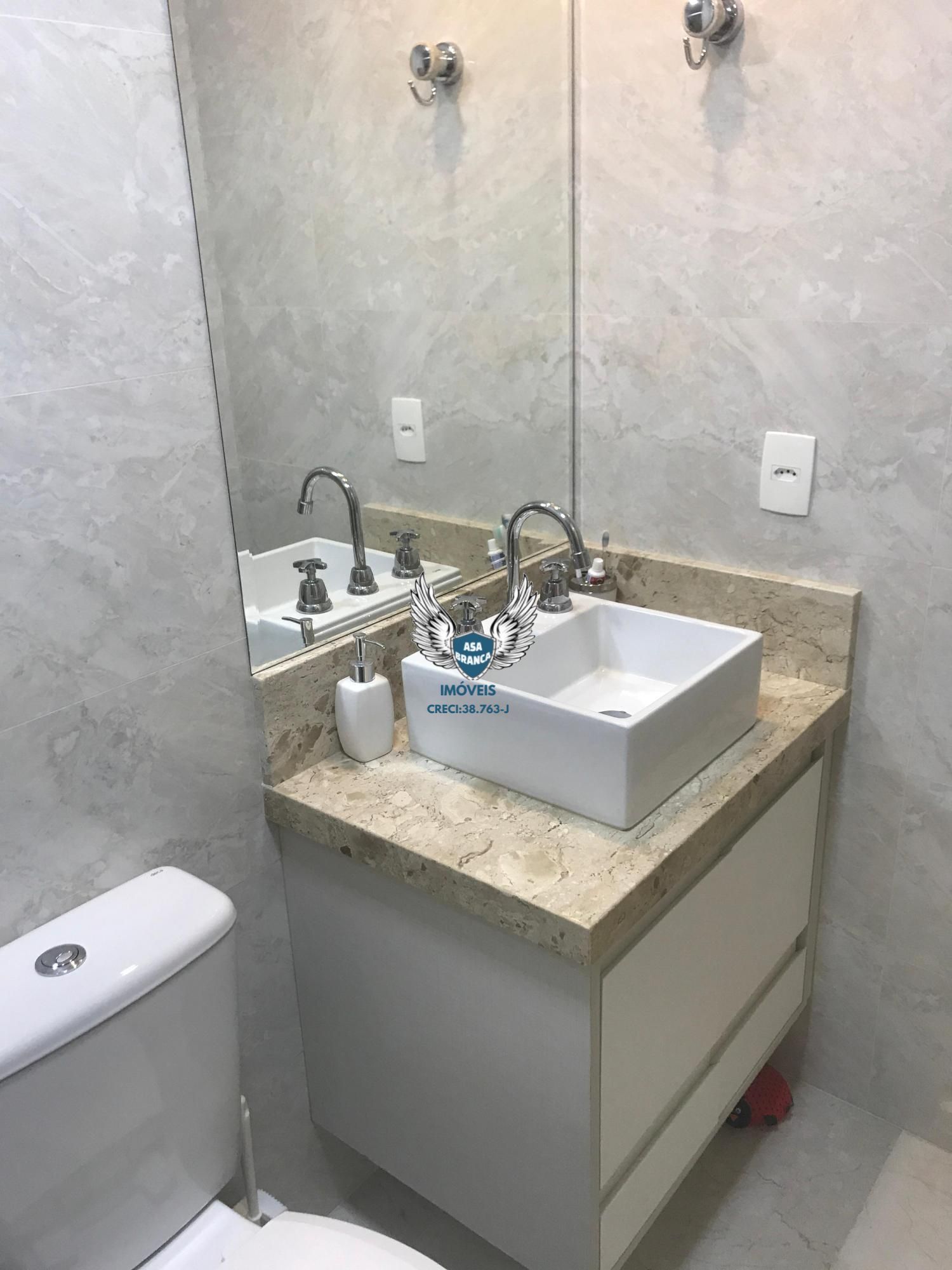 Apartamento no imirim com varanda 02 dormitórios e 01 vaga de garagem ( travessa