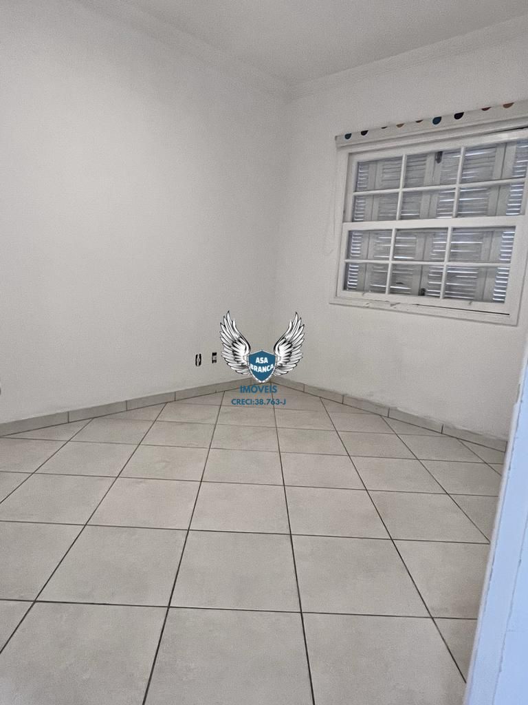 Sobrado com 02 dormitórios e 01 vaga de garagem