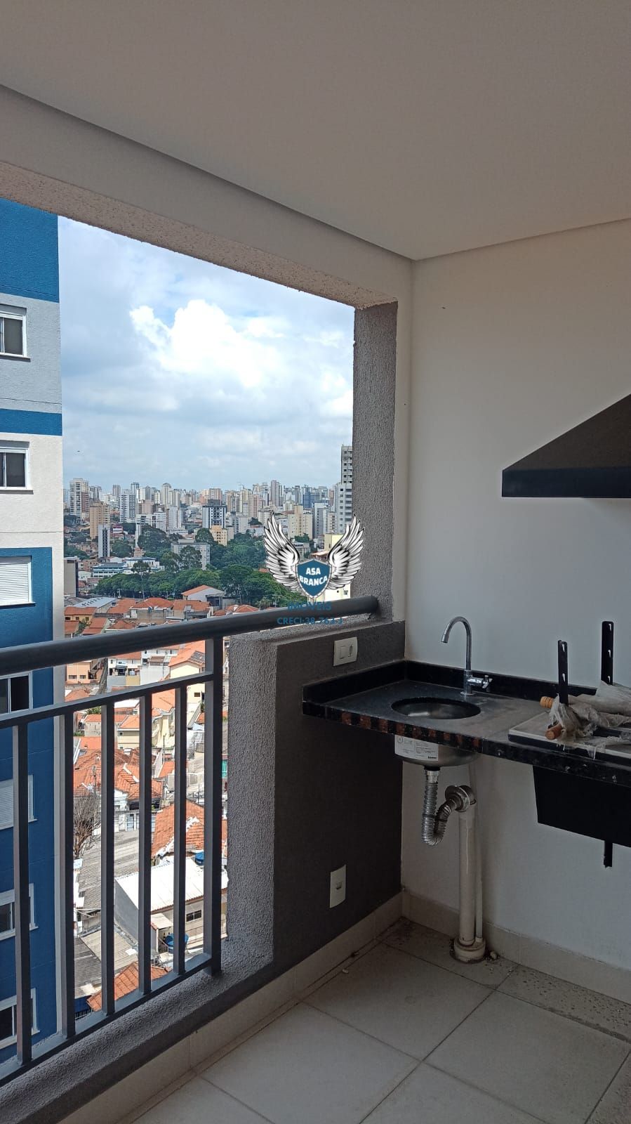 Apartamento com 03 dormitórios sendo 01 suíte e 01 vaga de garagem a 600 metros