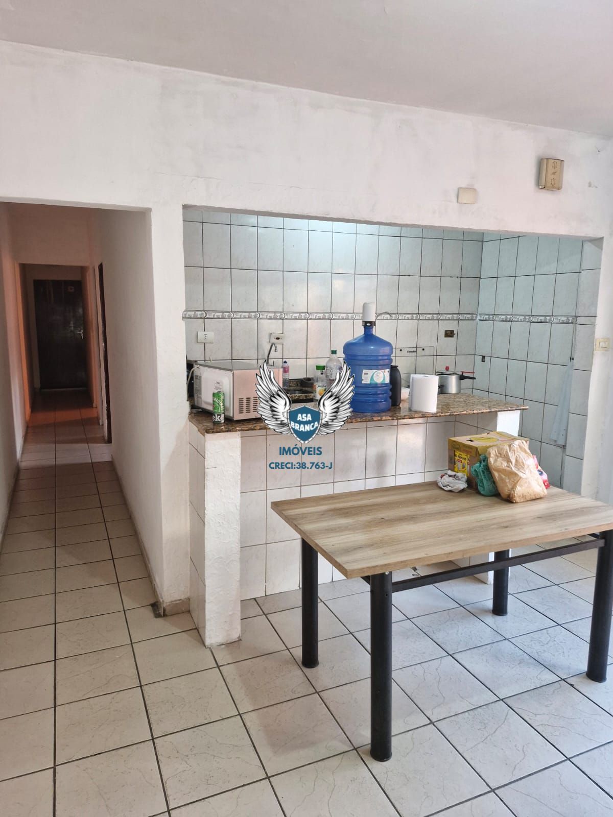 Sobrado no jaraguá com 03 dormitórios e 02 vagas de garagem
