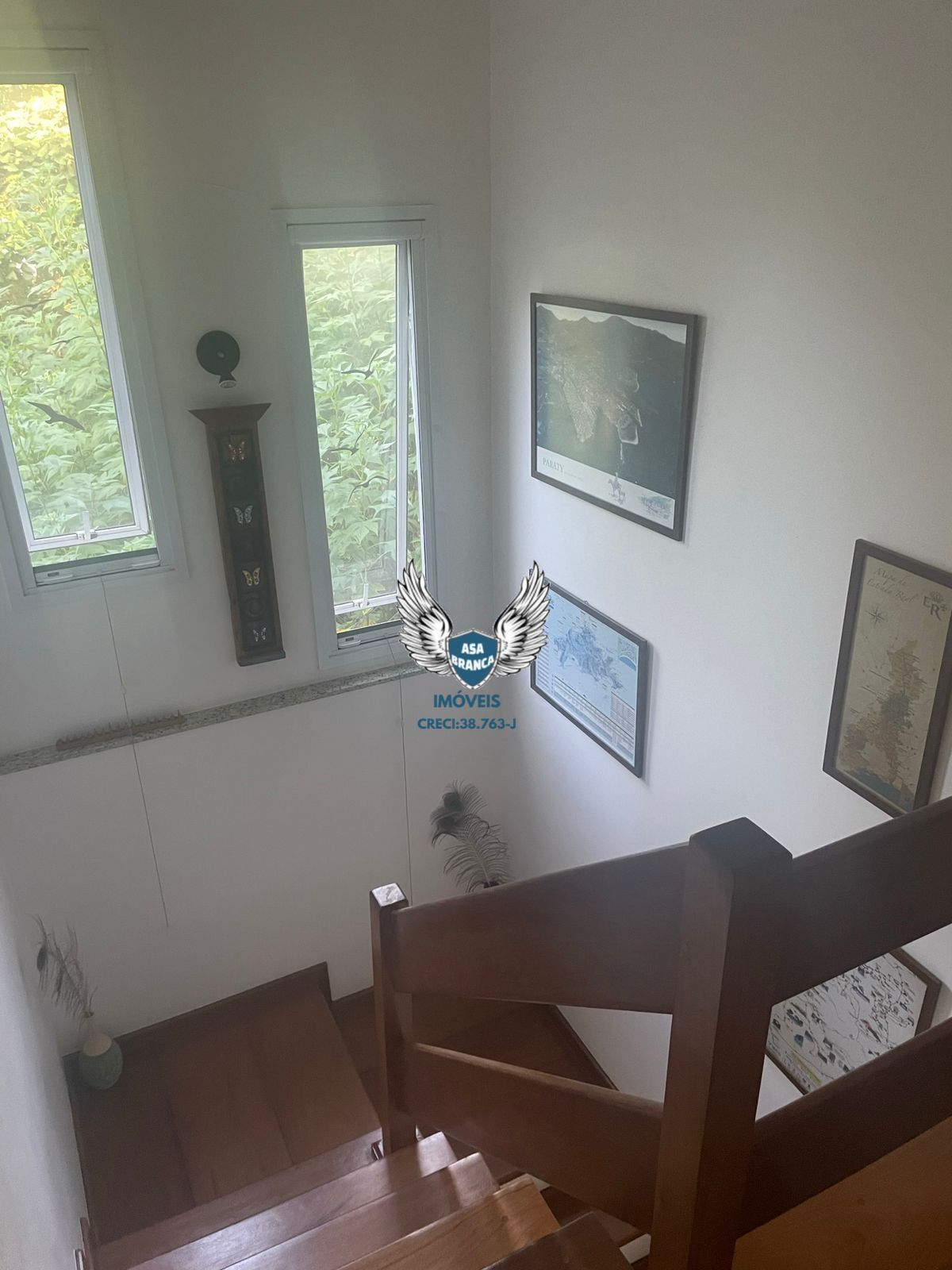 Sobrado no horto florestal com 04 dormitórios sendo 03 suíte