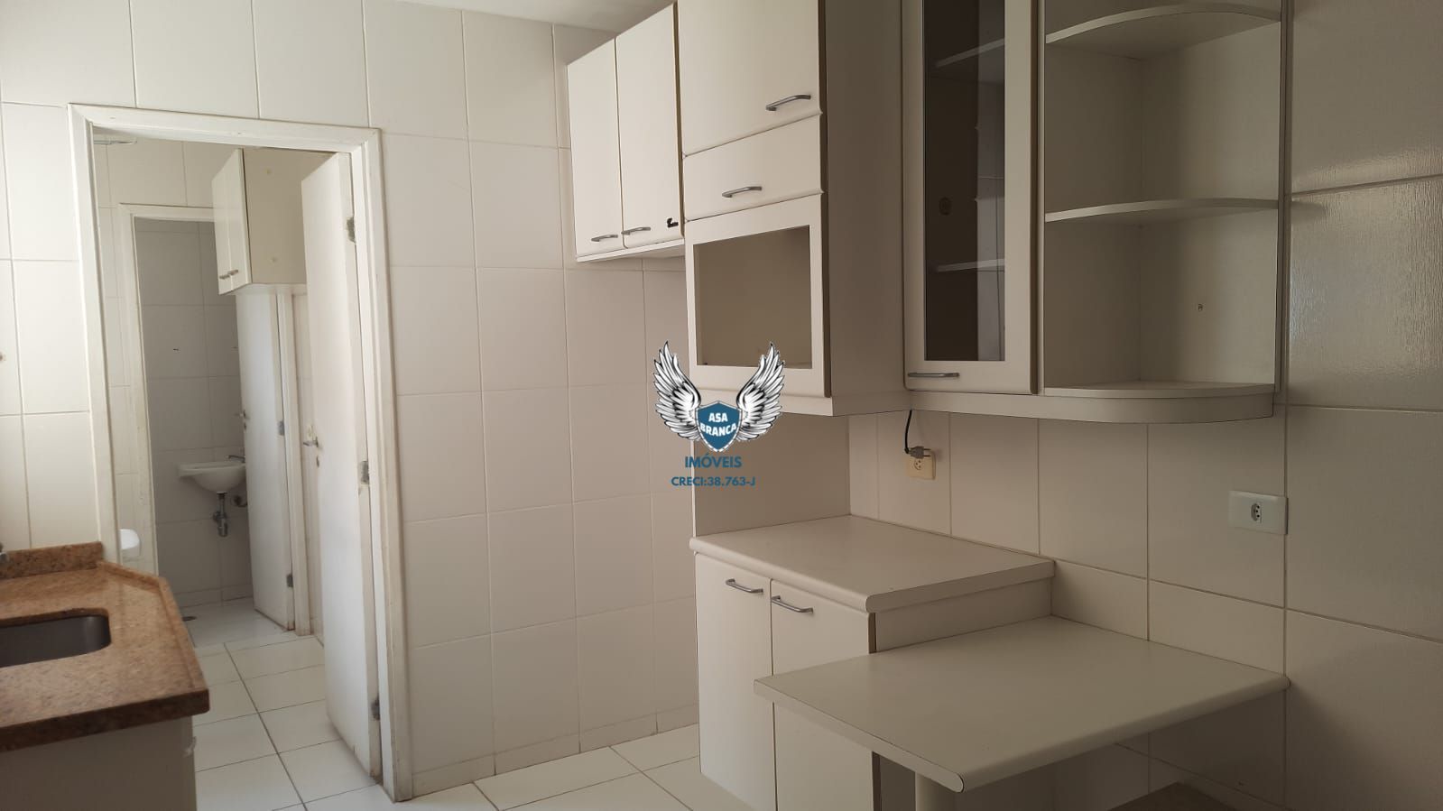 Apartamento na água fria com 03 dormitórios sendo 01 suíte e 02 vagas de garagem