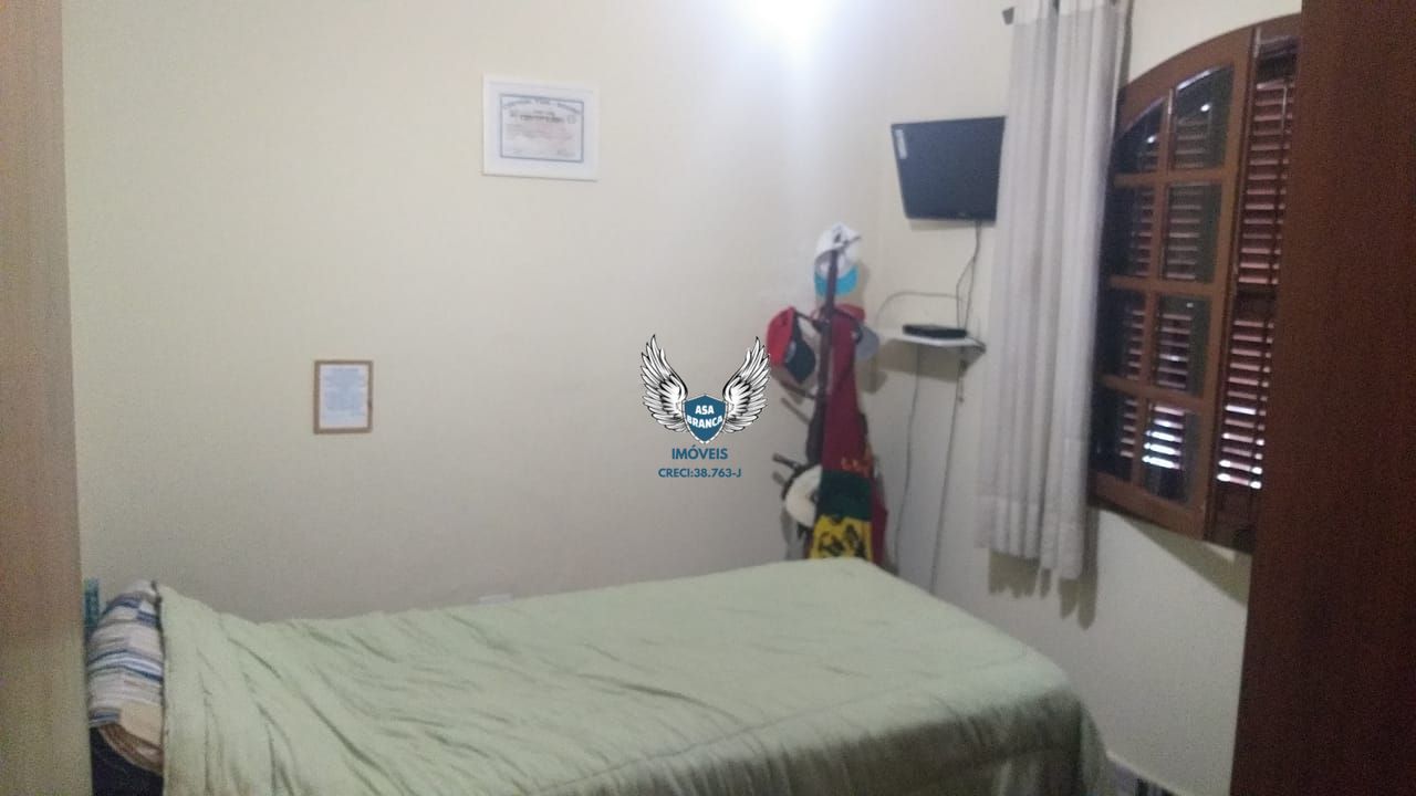 Sobrado com piscina no imirim possui 04 dormitórios sendo 01 suíte e 02 vagas de