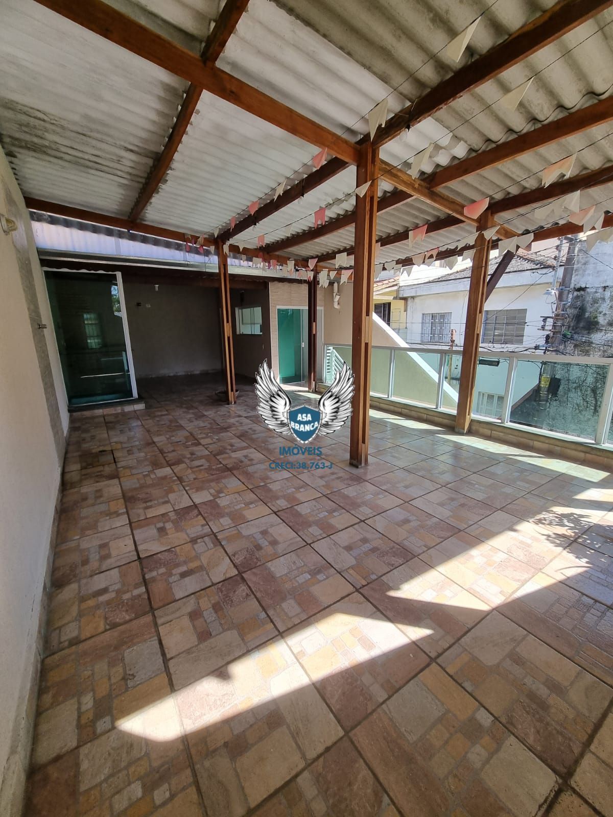 Casa térrea de vila no lauzane paulista com 03 dormitórios sendo 01 suíte