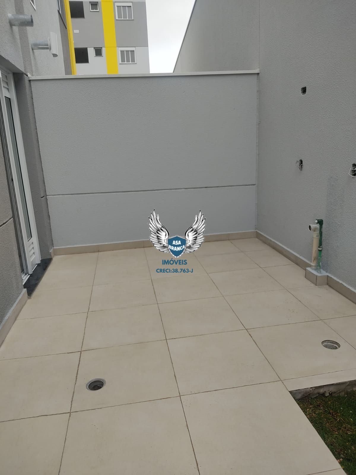 Apartamento na vila ede com 02 dormitórios e 01 vaga de garagem