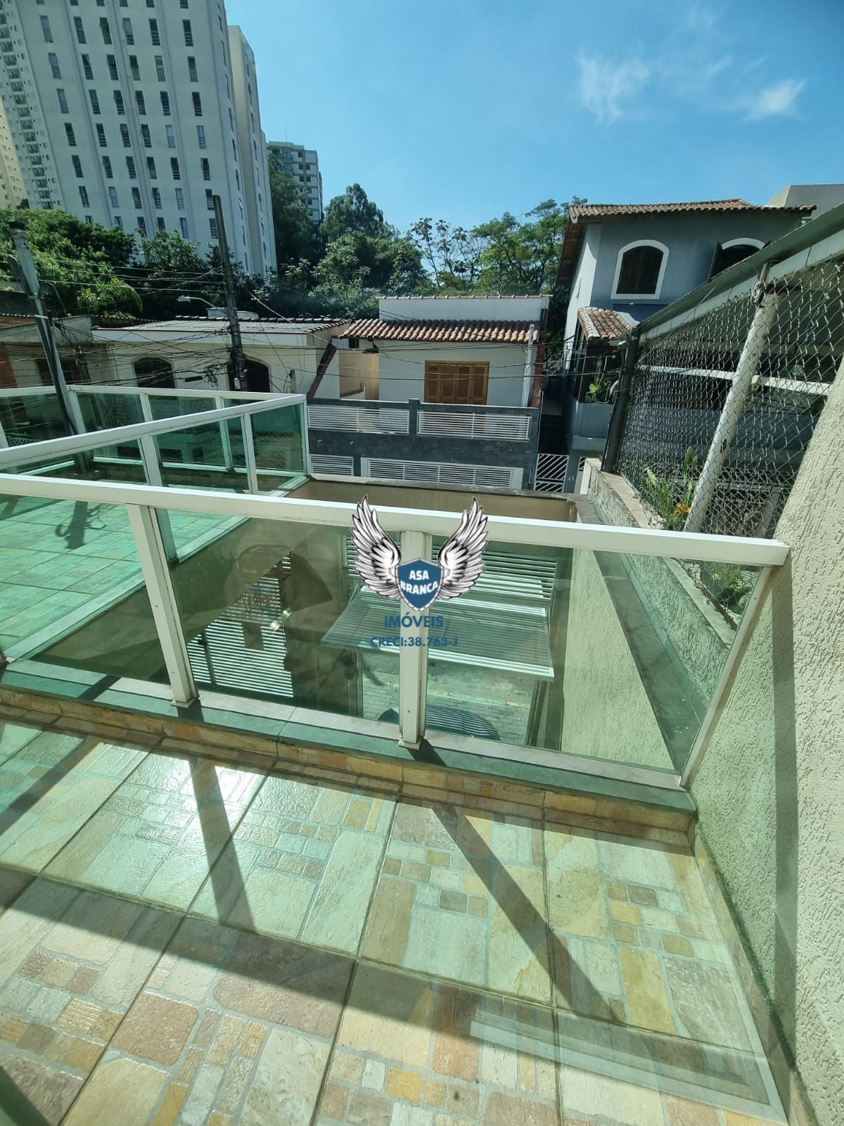 Casa térrea de vila no lauzane paulista com 03 dormitórios sendo 01 suíte