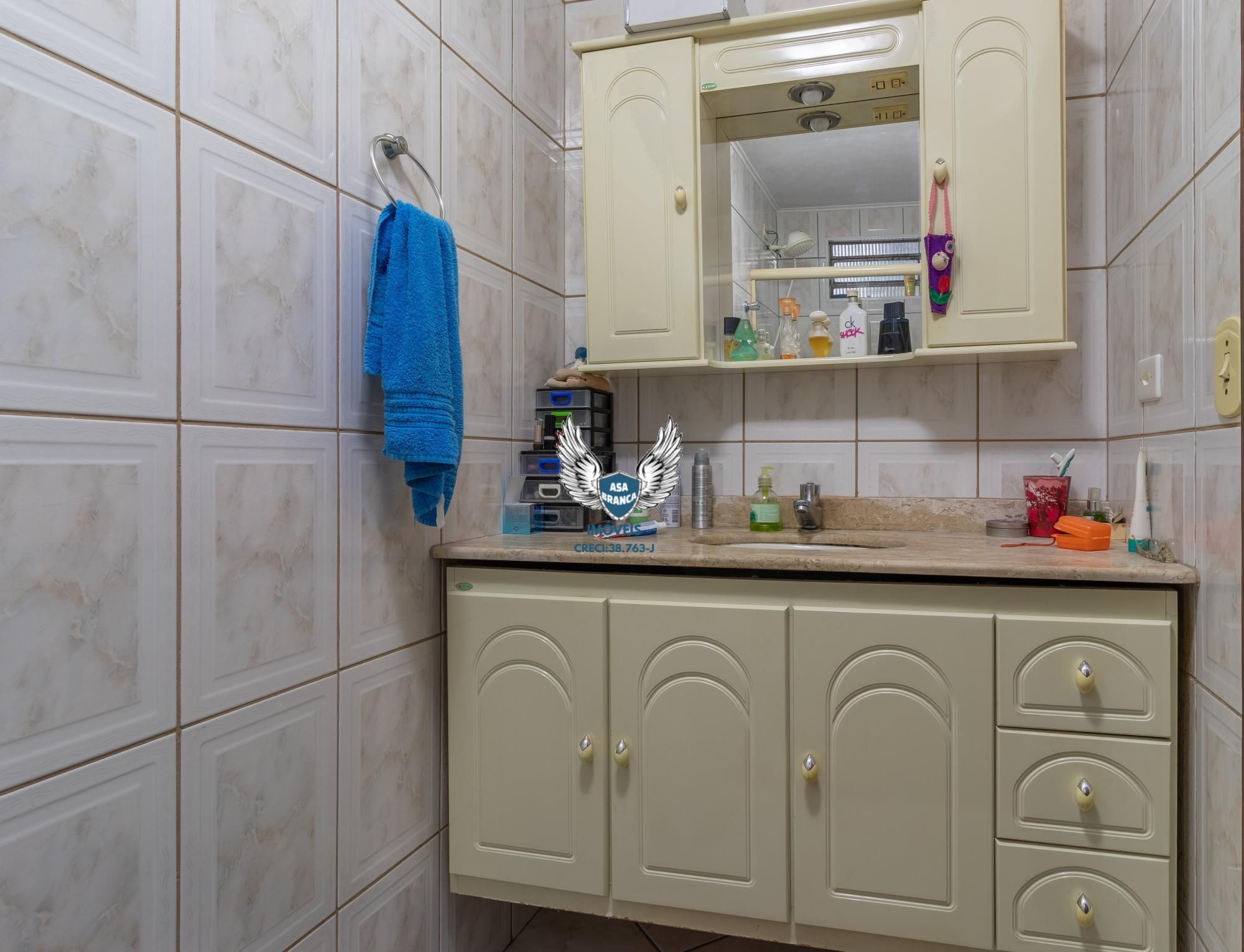 Casa em santana , à 150 metros do metrô com 03 dormitórios sendo 03 suítes