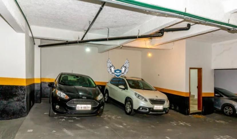 Sobrado em condomínio fechado com 03 suítes