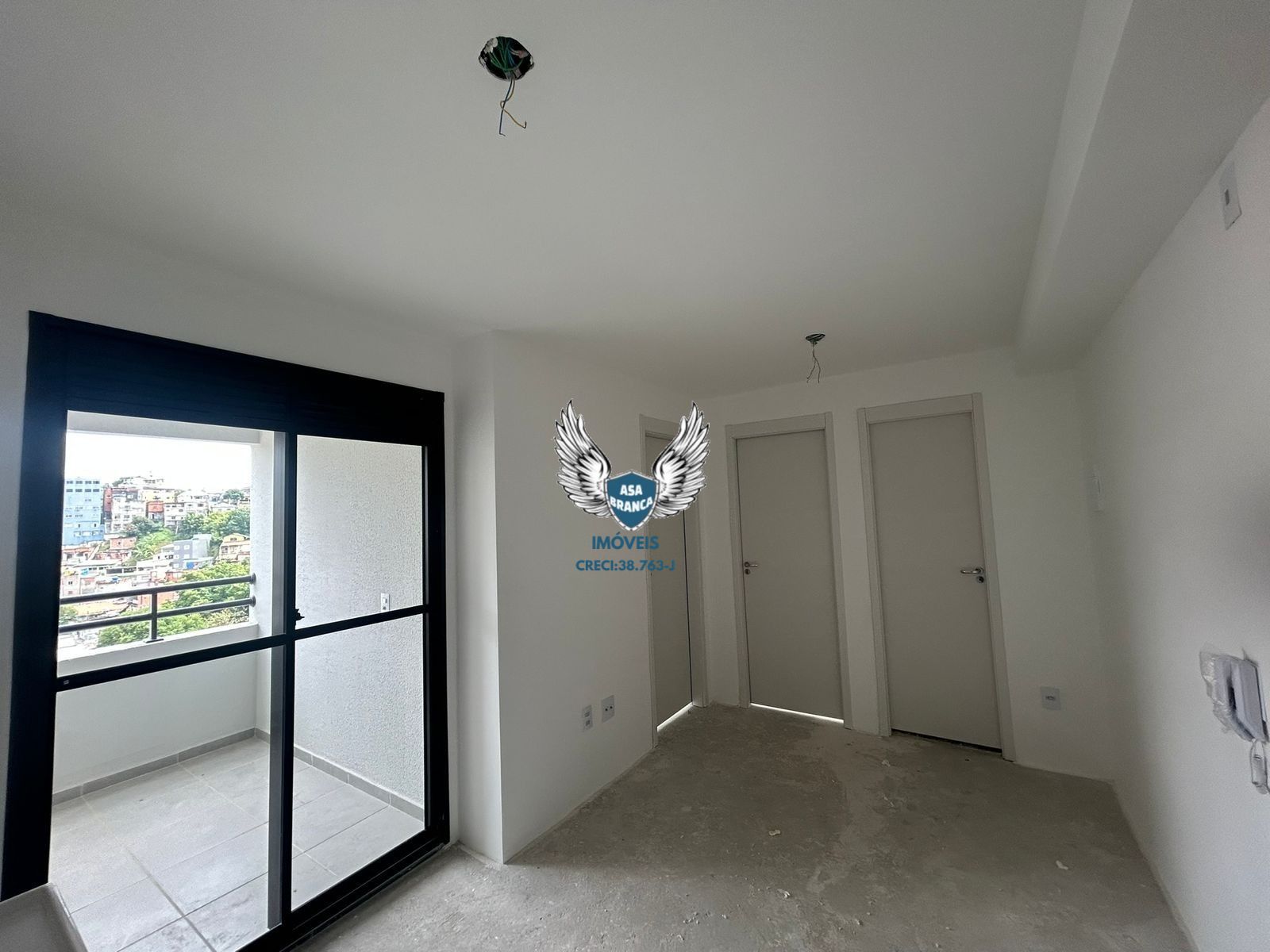 Apartamento com sacada, no bairro do limão 02 dormitórios sem vaga de garagagem