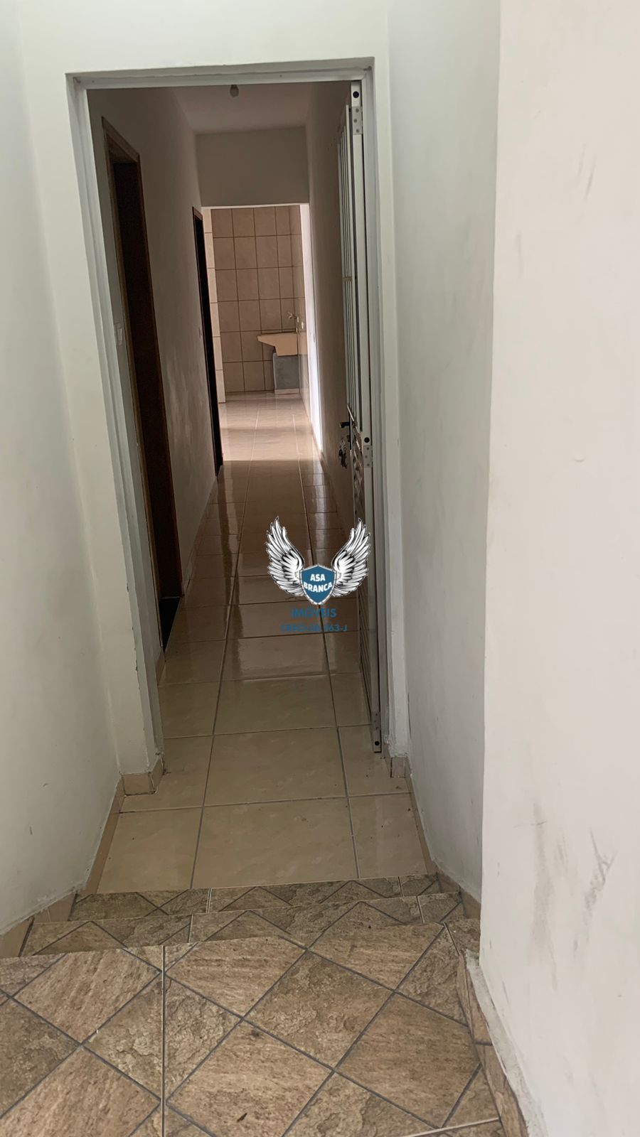 Casa térrea com 01 dormitório, laje pronta pra contruir , (c