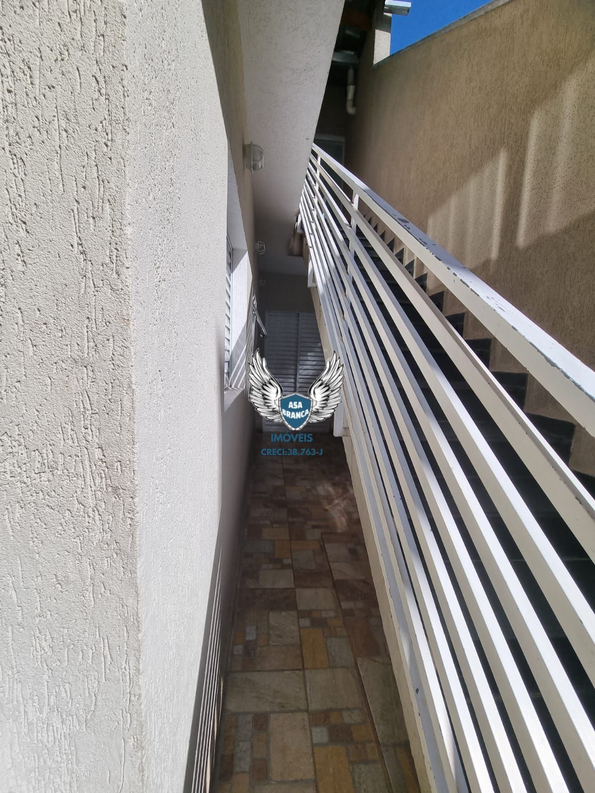 Casa térrea de vila no lauzane paulista com 03 dormitórios sendo 01 suíte