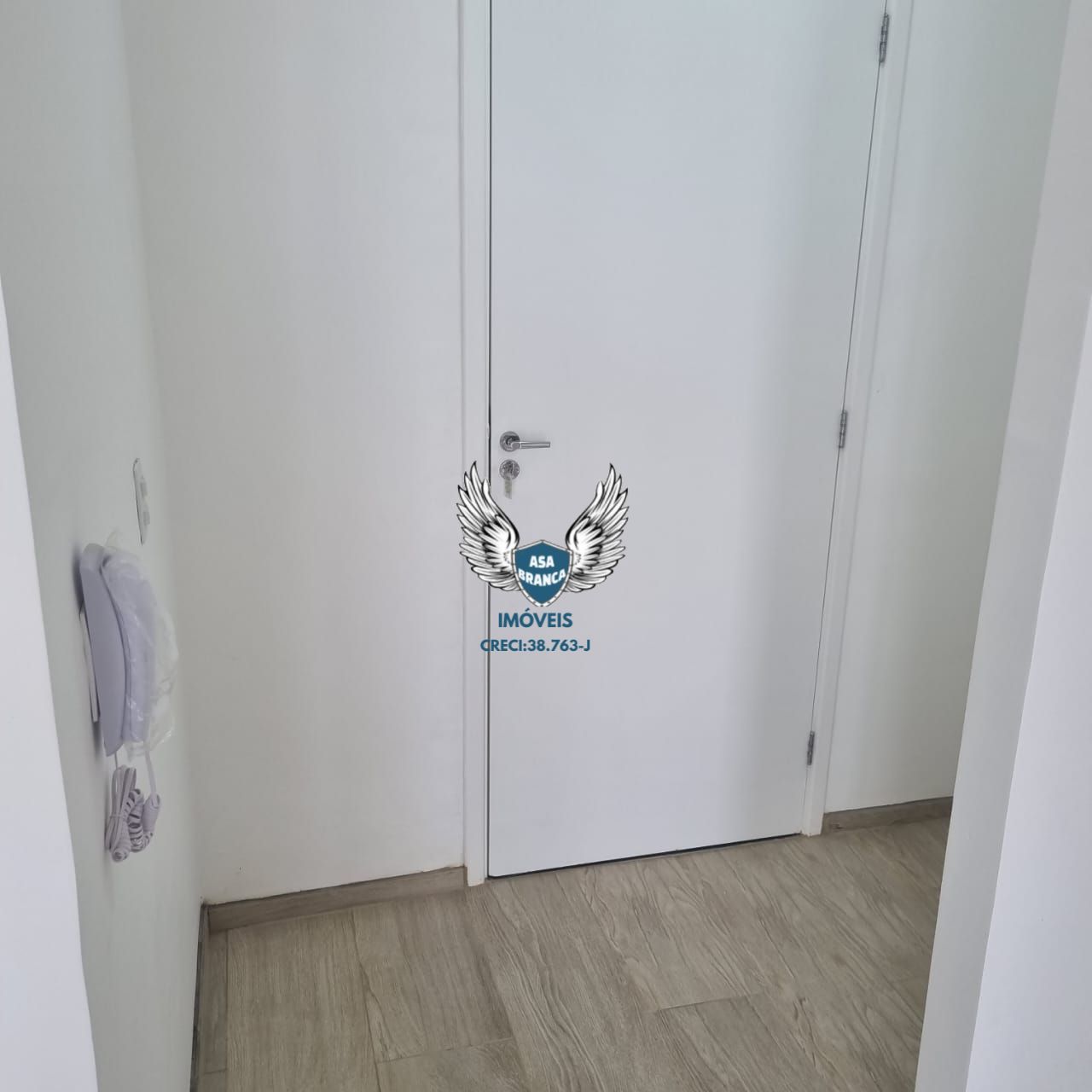 Apartamento na vila guaca com 02 dormitórios e 01 vaga de garagem para venda ou