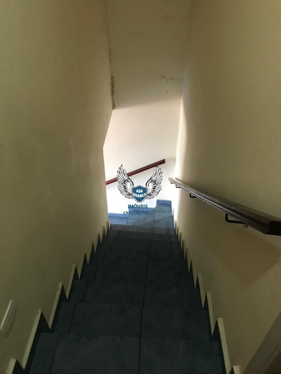 Excelente sobrado com 2 Dormitórios, possui 1 vaga de garagem, Próximo do Horto