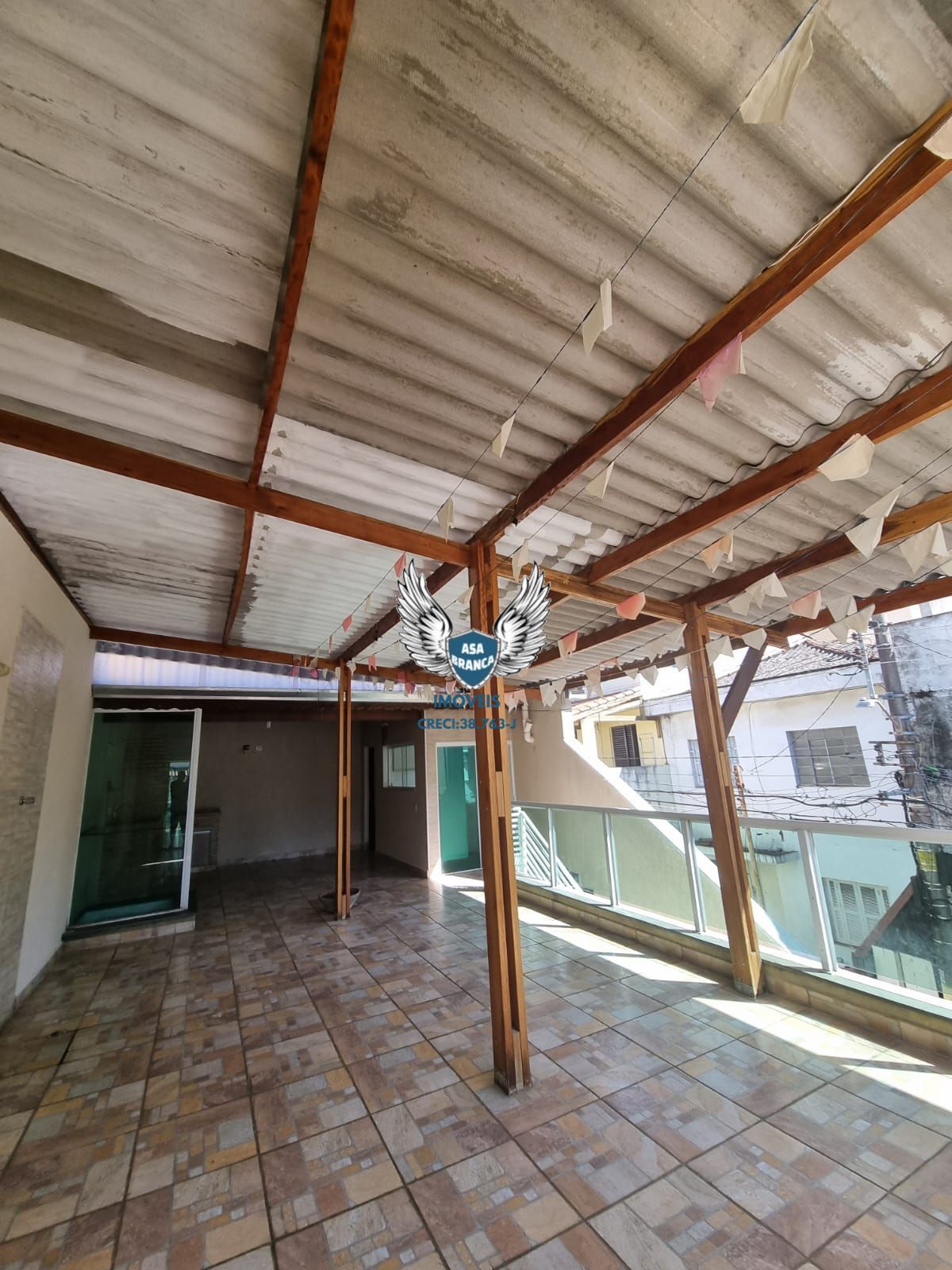 Casa térrea de vila no lauzane paulista com 03 dormitórios sendo 01 suíte