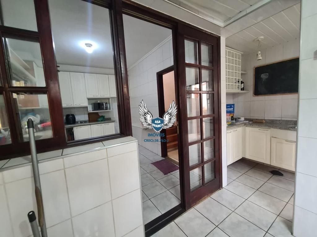 Casa térrea na casa verde com 04 dormitórios sendo 02 suítes