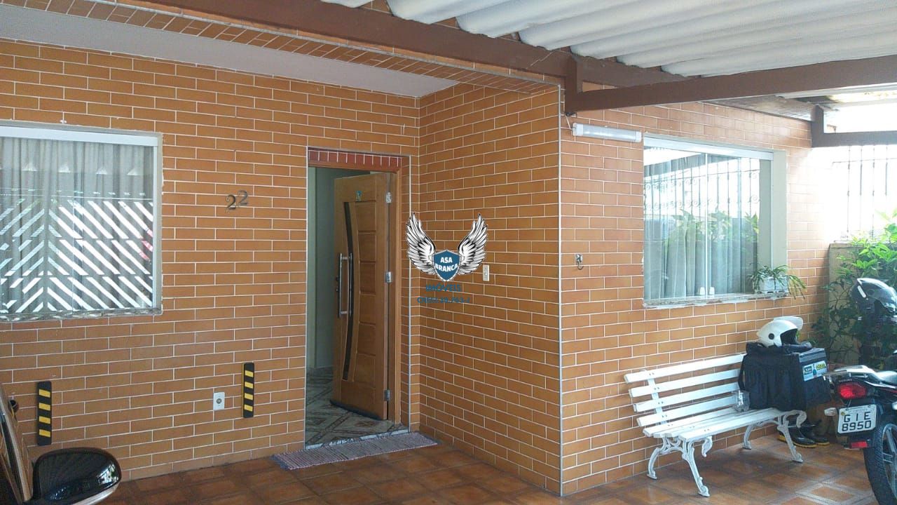 Sobrado com piscina no imirim possui 04 dormitórios sendo 01 suíte e 02 vagas de
