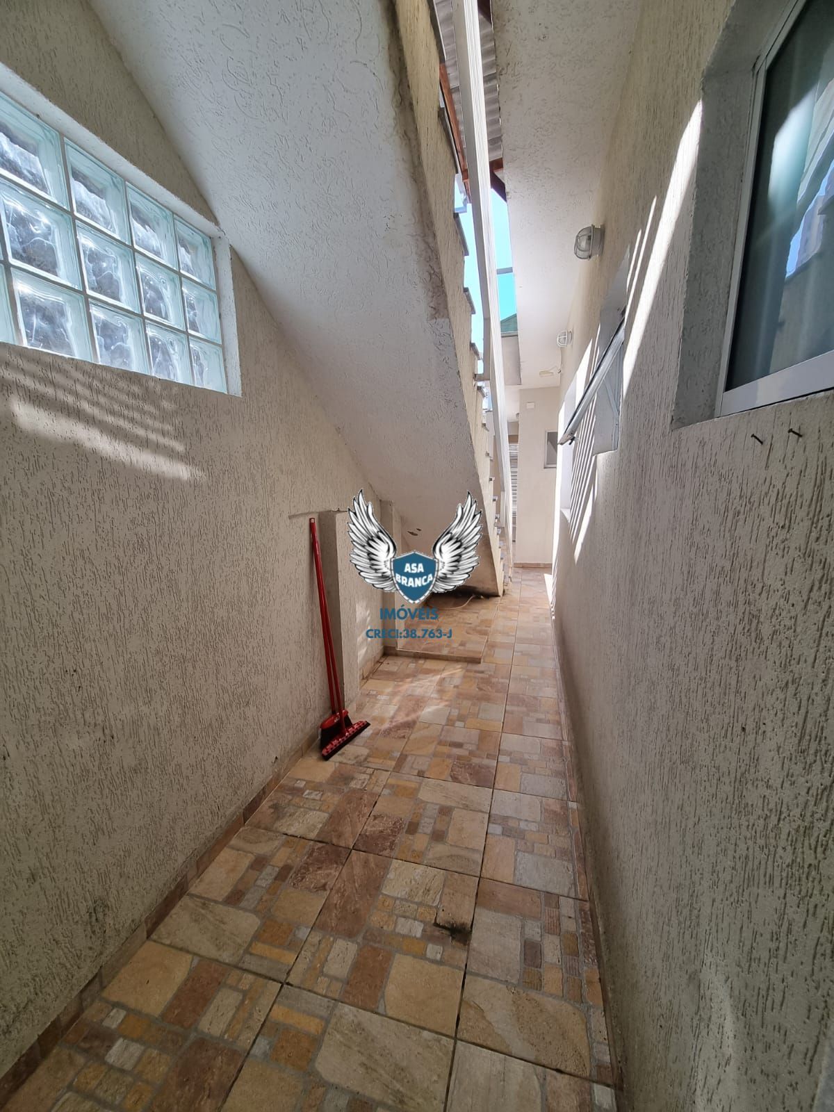 Casa térrea de vila no lauzane paulista com 03 dormitórios sendo 01 suíte