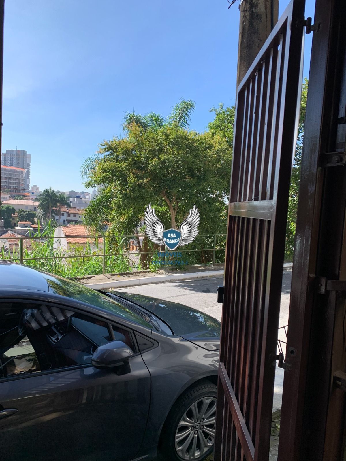 Sobrado no tucuruvi com 03 dormitórios sendo 01 suíte e 02 vagas de garagem