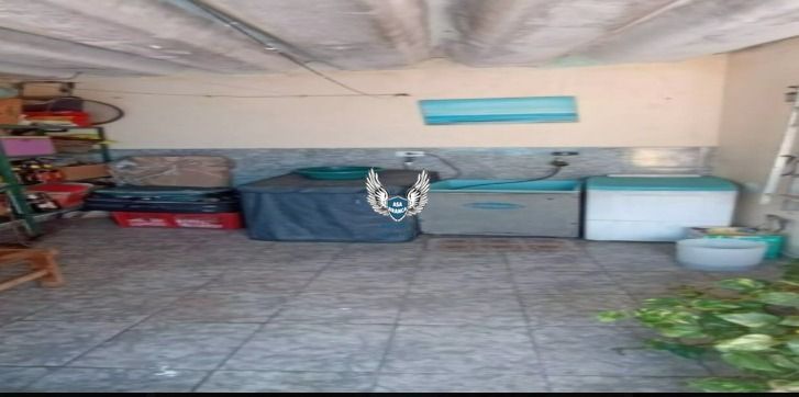 Casa térrea, com com 04 dormitórios e 03 vagas de garagem e uma edícula