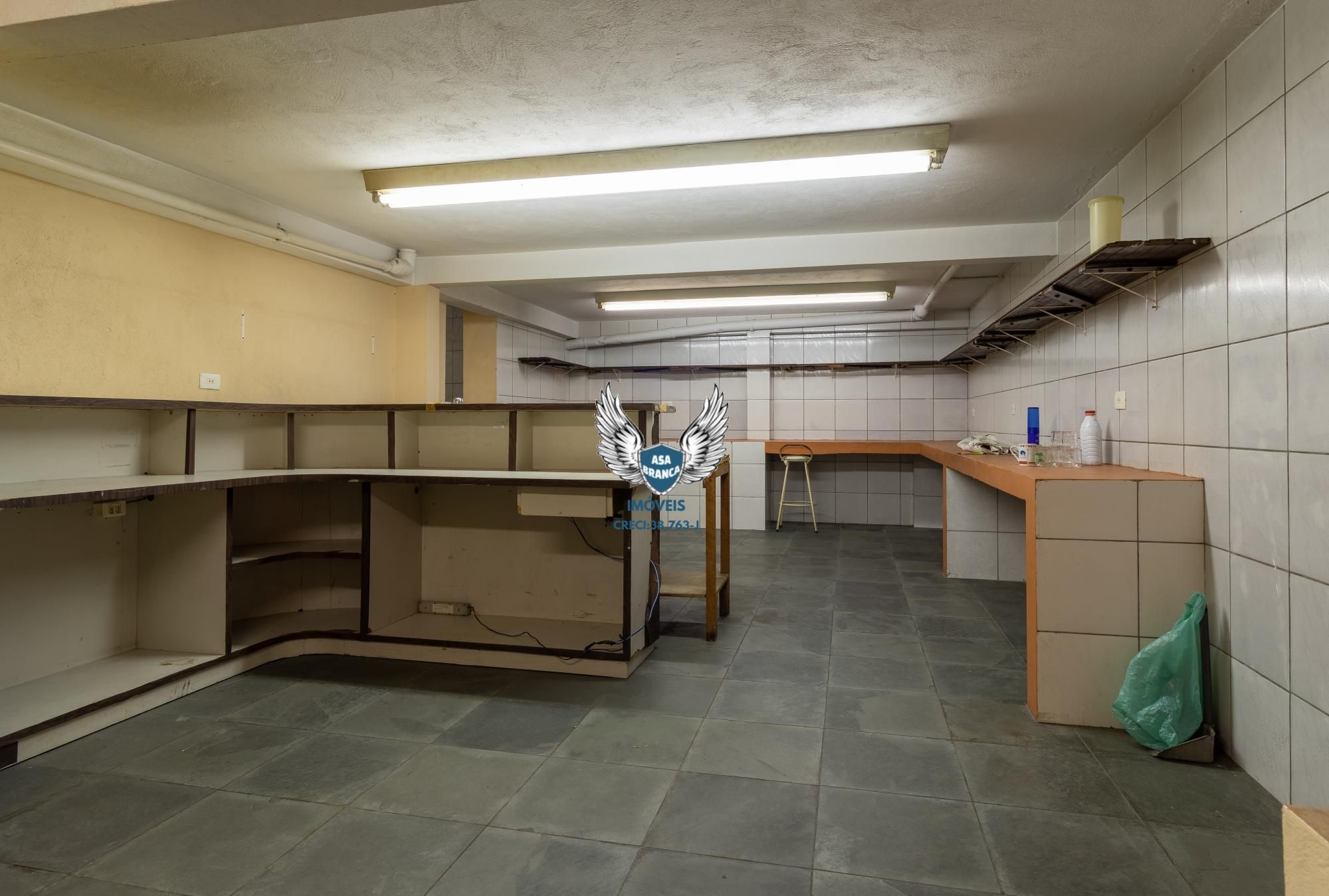 Casa em santana , à 150 metros do metrô com 03 dormitórios sendo 03 suítes