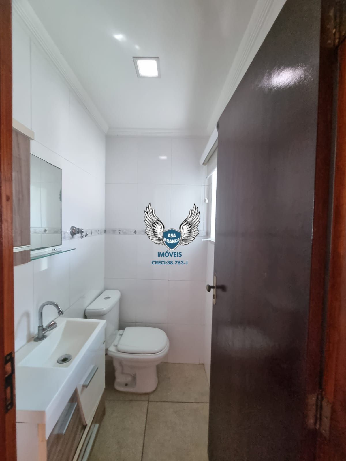 Casa térrea de vila no lauzane paulista com 03 dormitórios sendo 01 suíte