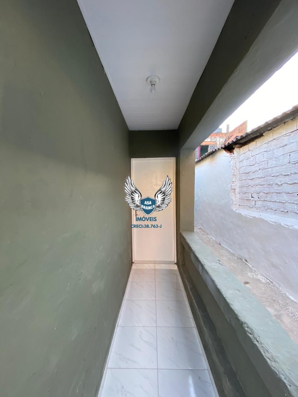 Casa térrea com edicula na cachoeirinha com 03 dormitórios, 02 vagas de garagem