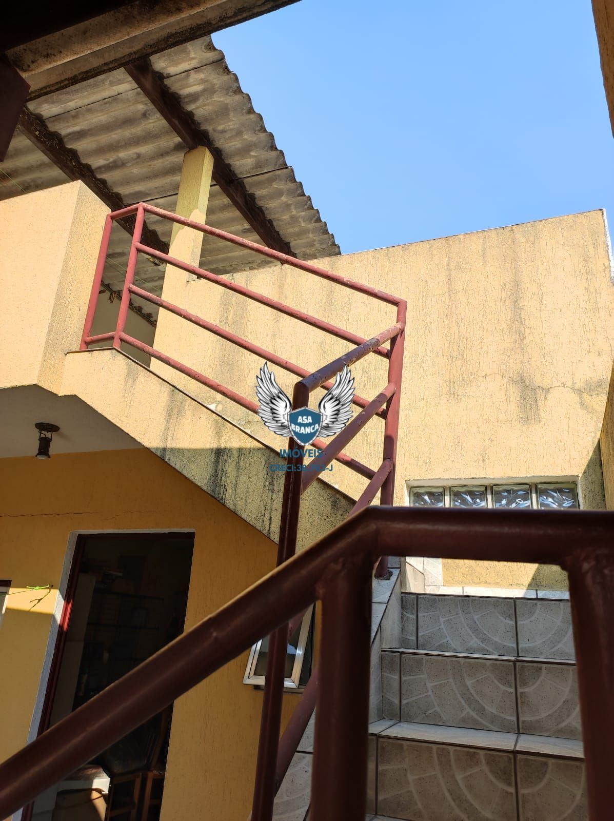 Sobrado no jaçana com 02 dormitórios e 02 vagas de garagem + edicula