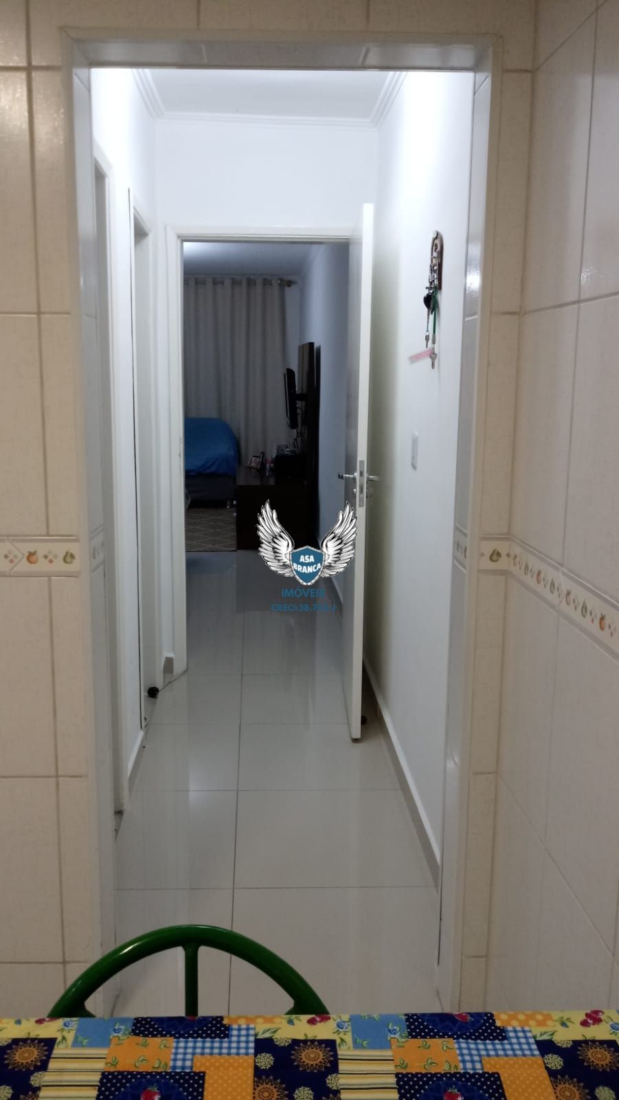 Sobrado vila nova cachoerinha com 03 dormitórios sendo 01 suíte