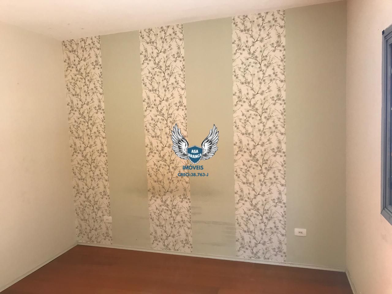 Excelente sobrado com 2 Dormitórios, possui 1 vaga de garagem, Próximo do Horto