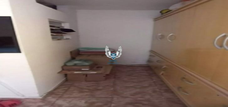 Casa térrea, com com 04 dormitórios e 03 vagas de garagem e uma edícula