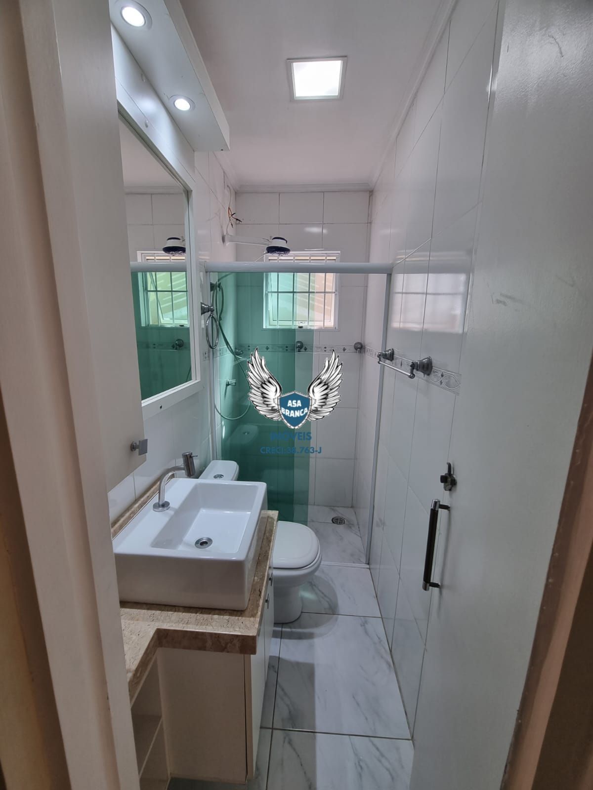 Casa térrea de vila no lauzane paulista com 03 dormitórios sendo 01 suíte