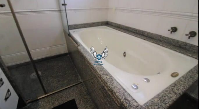 Apartamento na água fria com 04 suítes